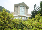 Alumni couples desiring to get married can pledge their love at the Chung Chi College Chapel if either the bride or groom had been baptized Christian